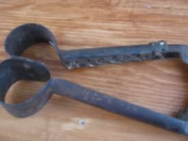 Sheep shears leather grip
